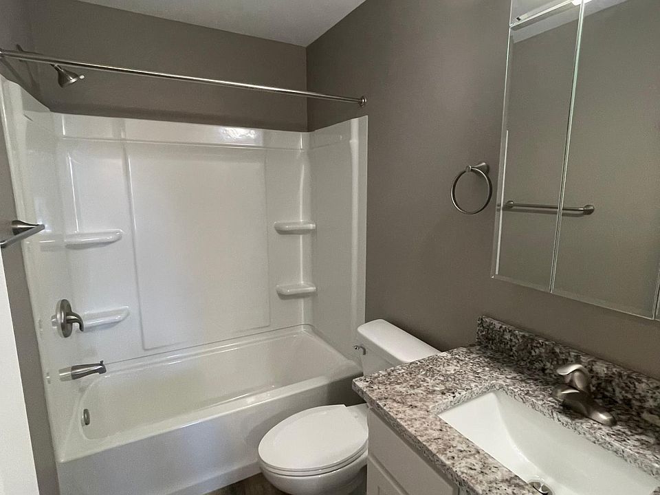 Remodeled 2x1 Bathroom