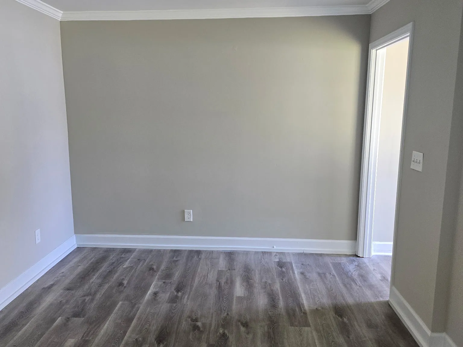 2 bed, $1,050 — Photo 2