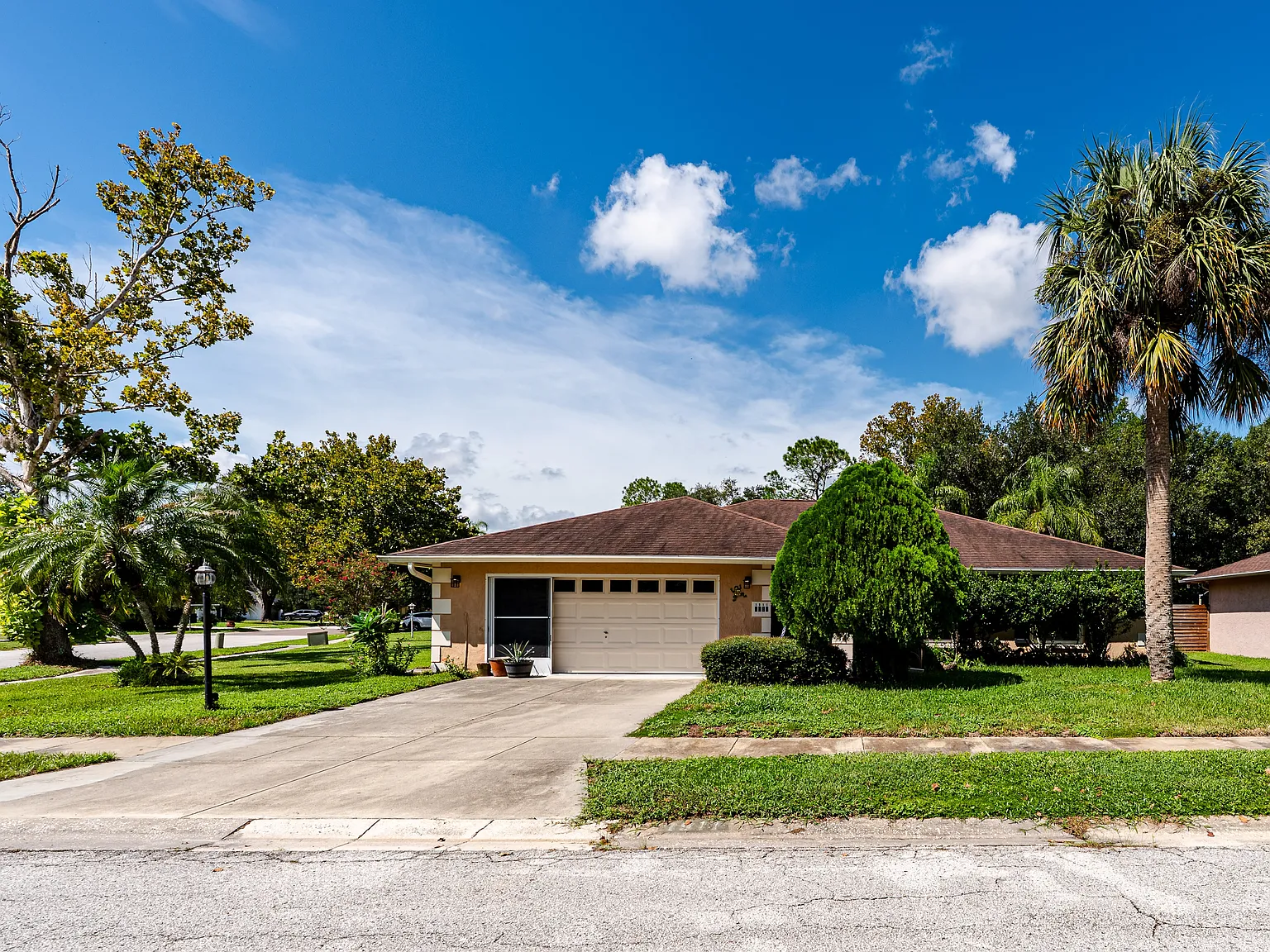1911 Tarpon Ct — Photo 2