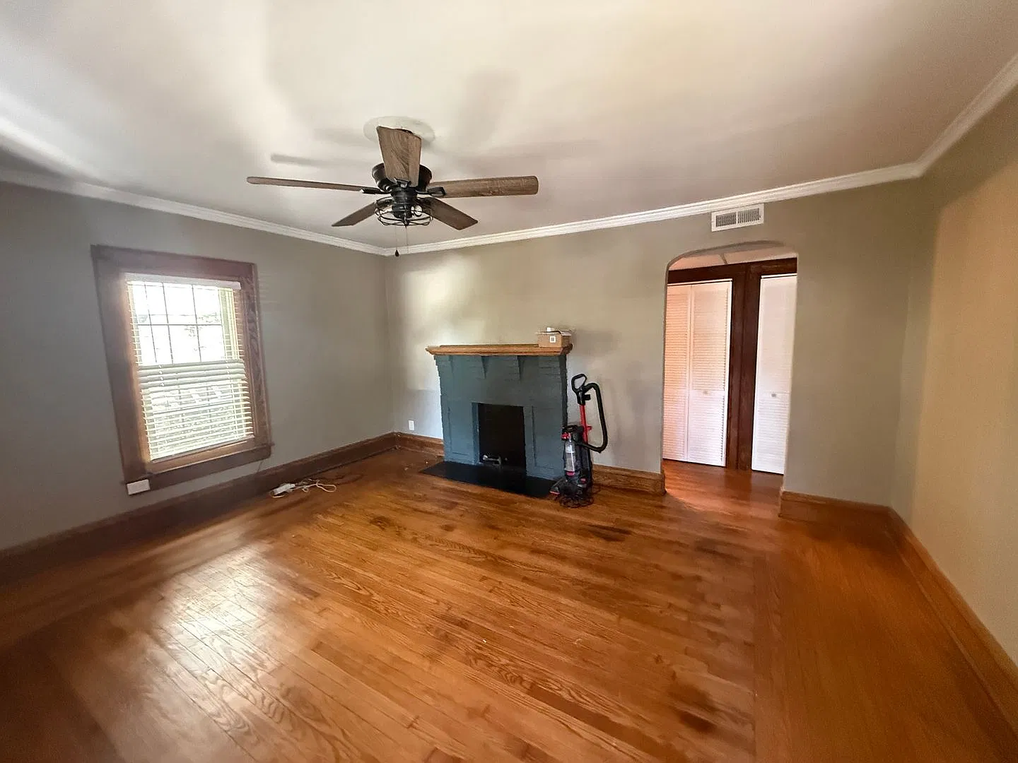 Updated & Modern 2-Bedroom Home for Rent Edgewood Area of Charleston — Photo 2