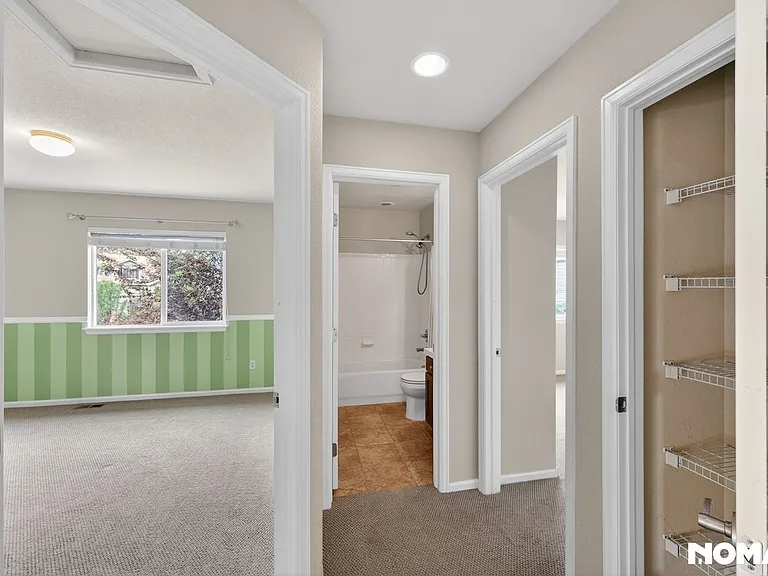 11055 Chesmore St — Photo 15