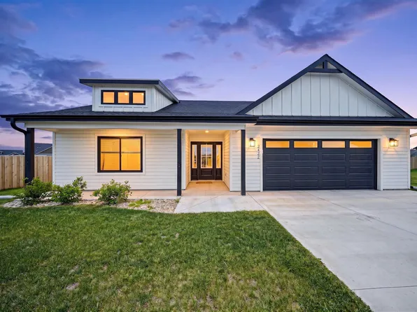 2422 Harrier Dr, Junction City, KS 66441
