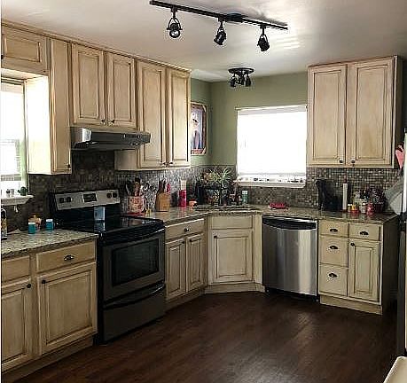4th image of 115 Riverbend Ln