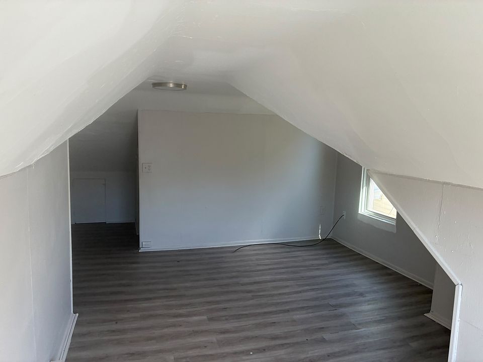 1st image of 811 Eureka St