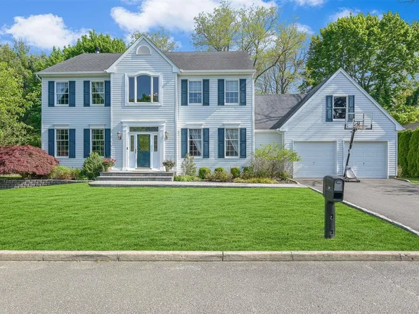 25 Knolltop Drive, Nesconset, NY 11767