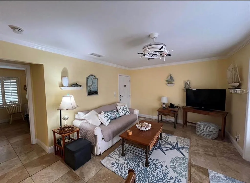1 bed, 1.0 bath, 562 sqft, $2,400 — Photo 3