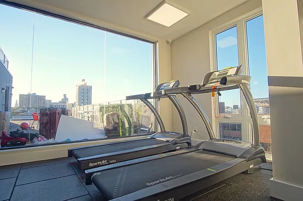 Rented by EXR | media 60