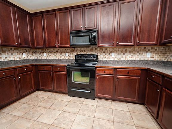 4th image of 501 Kingsmoor Dr