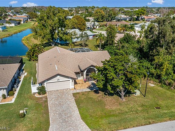 3rd image of 9907 Country Oaks Dr