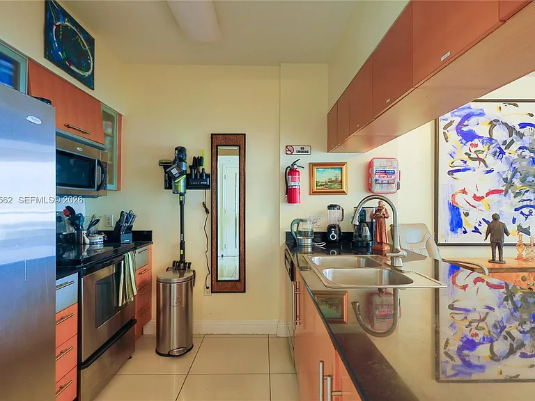 1750 N Bayshore Dr #1711 — Photo 5