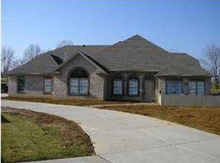 8 Wolf Creek Dr, Evansville, IN 47712