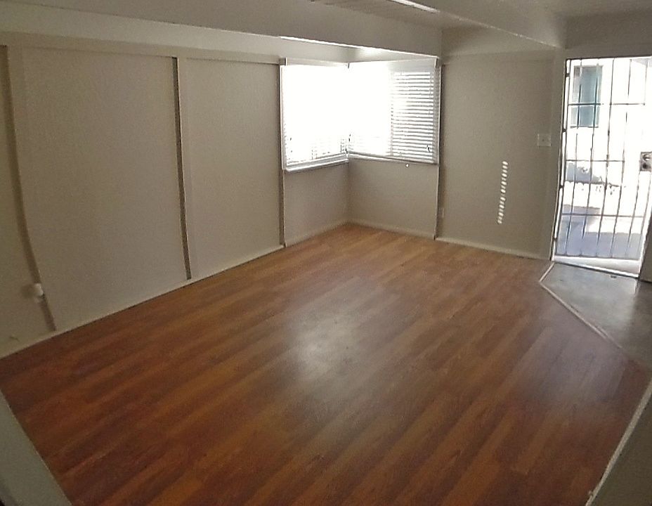 2nd image of 3917 Hortensia St