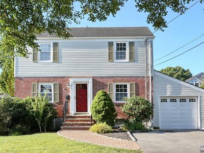 215 Dorchester Rd, River Edge, NJ, 07661