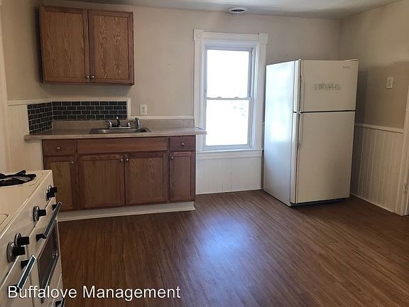 2nd image of 426 Ideal St