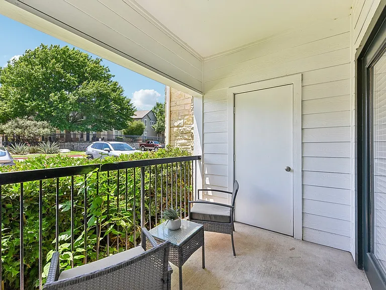Madison Dell Ranch Apartments — Photo 51