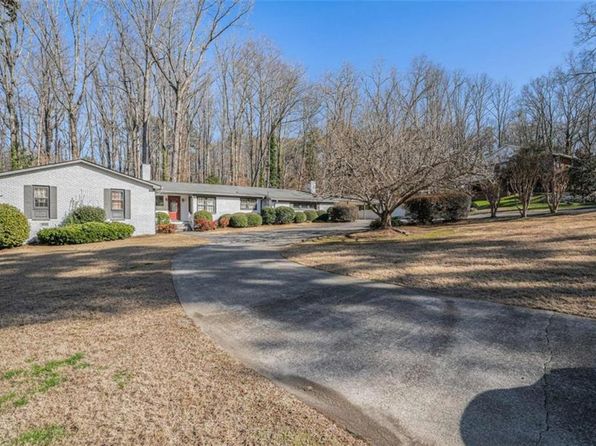 75 Azalea Trl, Carrollton, GA 30116