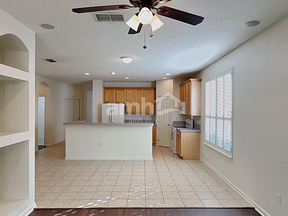 4th image of 3096 Litchfield Dr