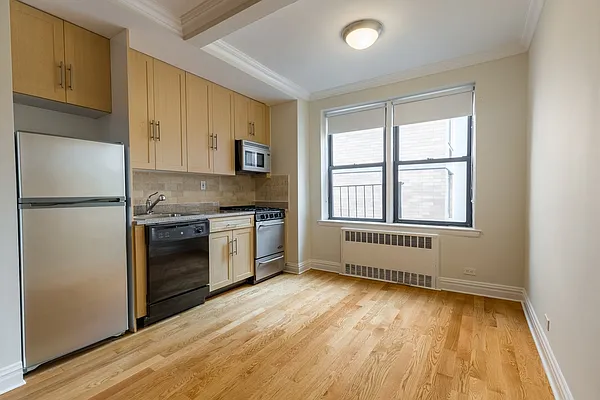 Rented by Stonehenge NYC LLC | media 11