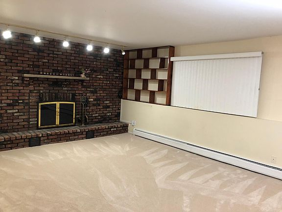 3rd image of 11 Mountain View Ct