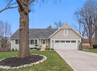 7517 Hauser Dr, Lenexa, KS 66216