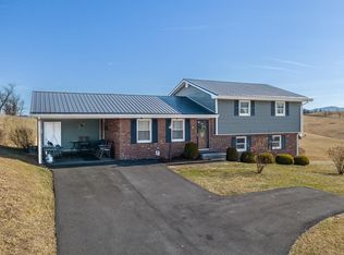 417 Pioneer Rd, Marion, VA 24354