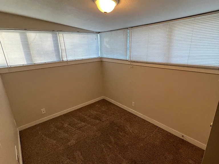 2622 S Green St — Photo 15