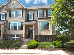 13 Melrose Ct, South Elgin, IL 60177