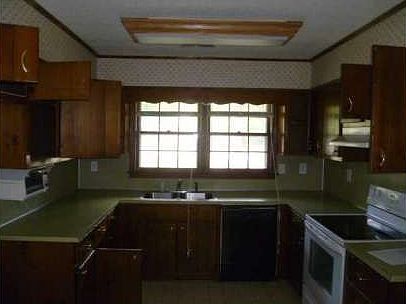 3rd image of 2539 Silver King Dr
