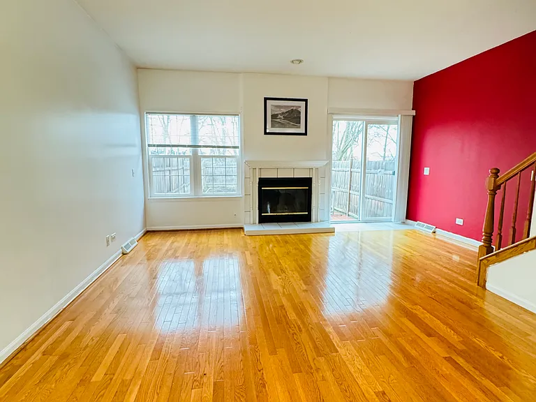 724 Marilyn Ave — Photo 2