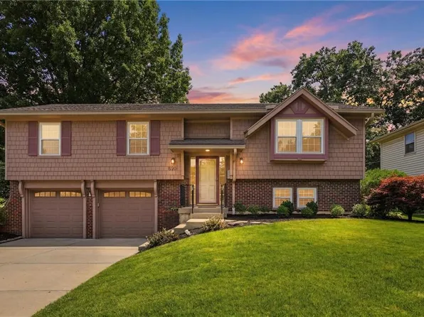 6301 W 73rd Ter, Overland Park, KS 66204