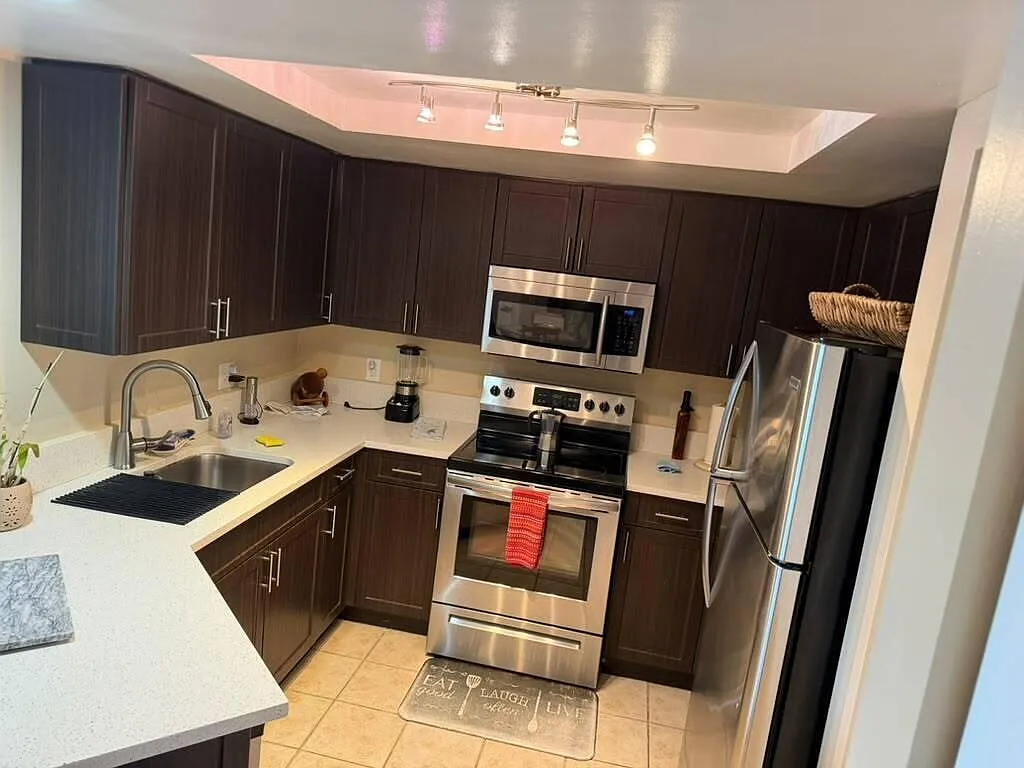 2 bed, 2.0 bath, 1026 sqft, $2,300 — Photo 4