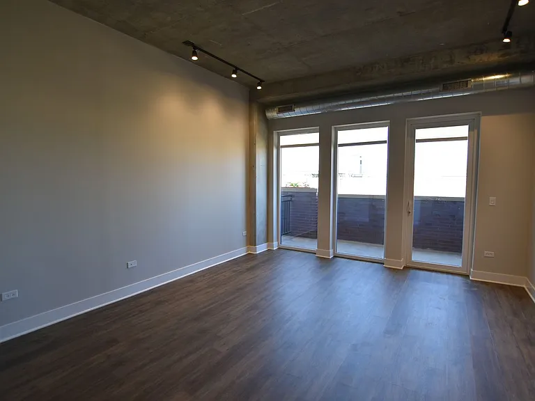The Eagle Building - 3833 N Broadway — Photo 172