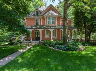 164 S Maple Ave, Saint Louis, MO 63119