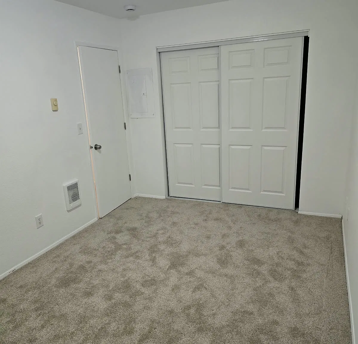 2 bed, 1.5 bath, 1100 sqft, $1,675 — Photo 2