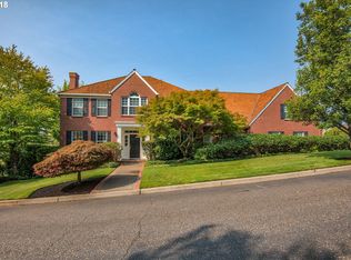 2002 NW Cedar Ridge Dr, Portland, OR 97229