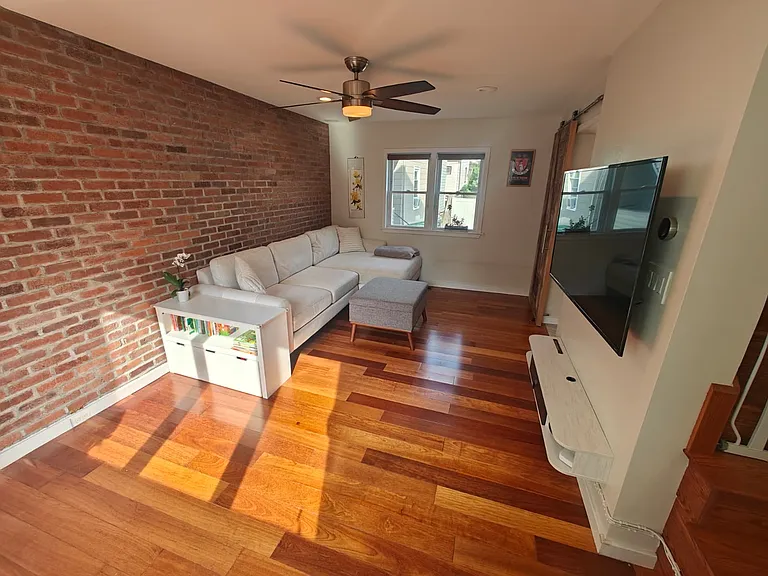 73R Rush St — Photo 3