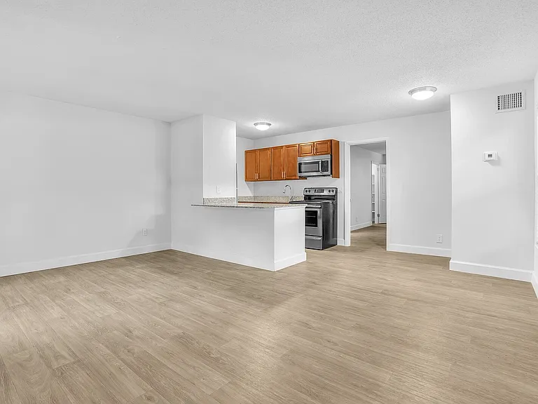 Lilac Village Palm Beach Gardens — Photo 11