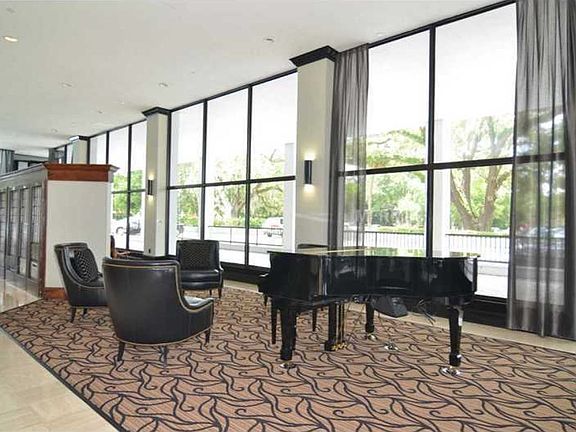 5th image of 400 E Colonial Dr APT 206