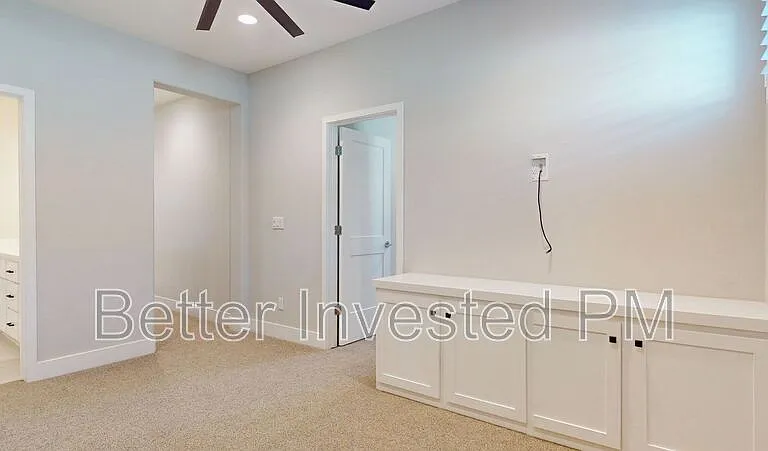1437 Oak Cir — Photo 48