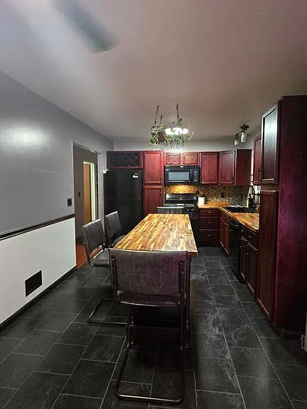 23400 Reynolds Ave — Photo 9