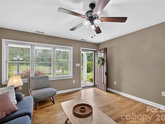 4th image of 2411 Allendale Cir