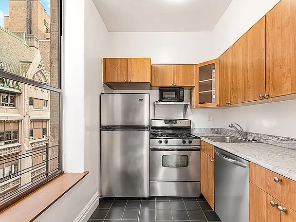 5th image of 154 W 70th St APT 11A