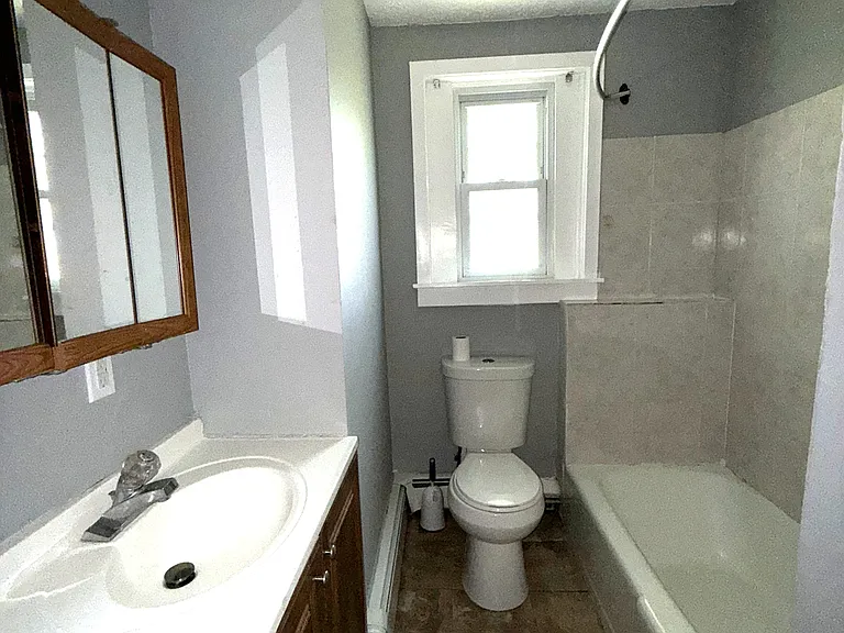 117 Lamberton St #1 — Photo 2
