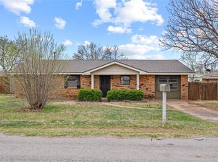 1316 D St, Arapaho, OK 73620