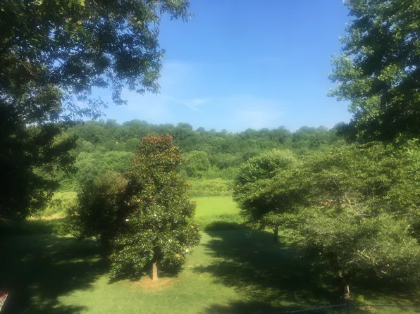 750 W Creek Dr, Clarksville, TN 37040