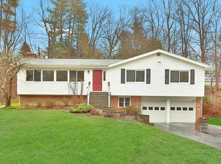 4 Stone Rd, Chappaqua, NY 10514