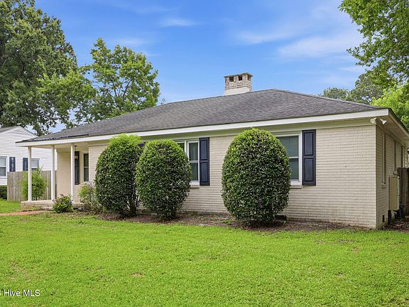 3rd image of 2702 Jackson Drive