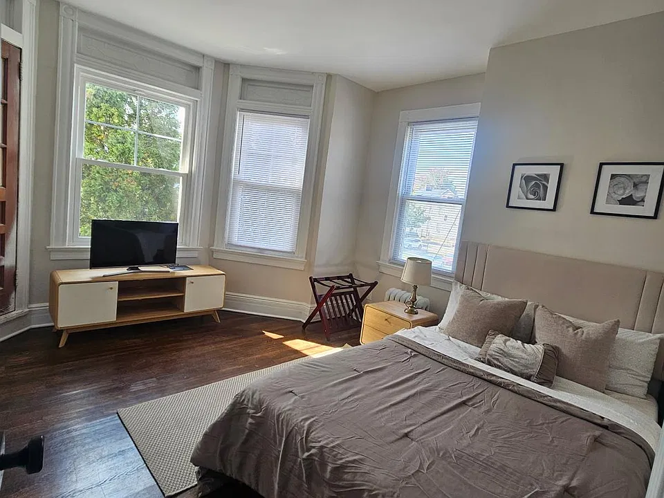 76 Marcy Ave #2