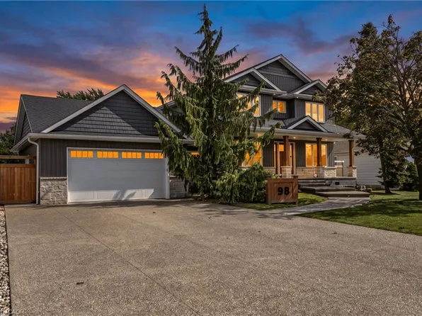 98 1st Rd W, Stoney Creek, ON L8J 2S9