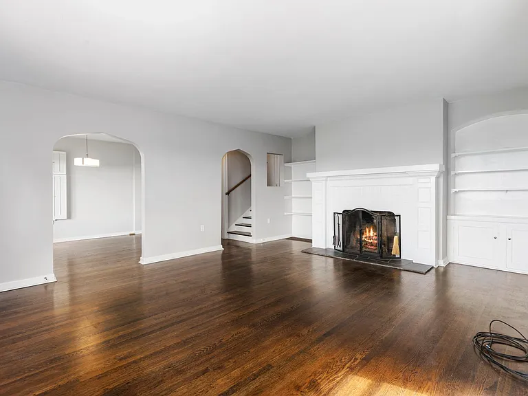 3814 46th Ave NE — Photo 10